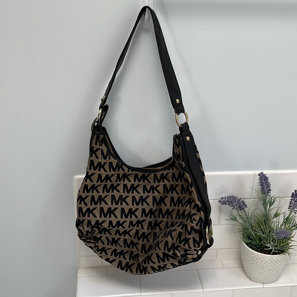 Michael Kors signature, black and brown hobo - Picture 2 of 6